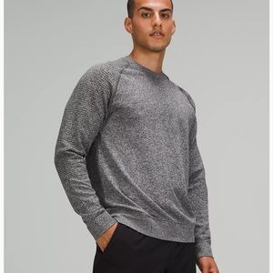 Lululemon Engineered Warmth Long sleeve crew - Size Large - Black/White